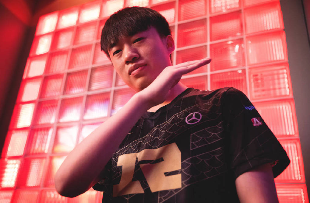 开云体育官网-PSG绝杀G2，Lehends线上压制力十足激烈交锋半决赛，让粉丝疯狂欢呼