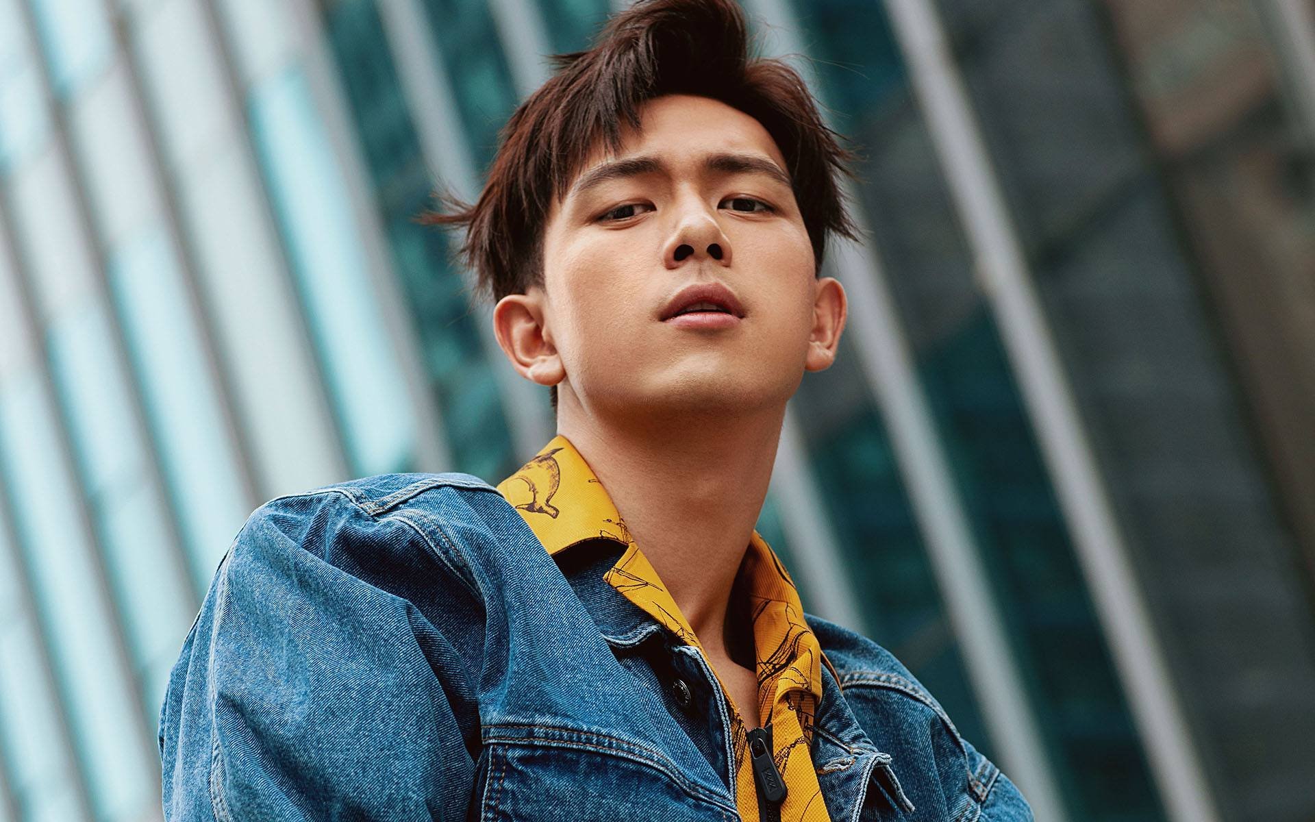 开云体育app-国家德比硝烟散尽，马刺铁蹄踏碎雄鹿！当足球的喧嚣遇见篮球的咆哮